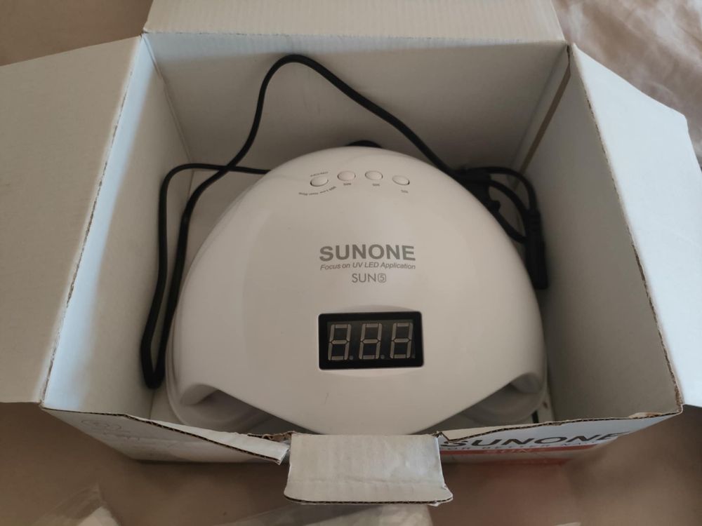 Zestaw do paznokci lampa sunone lakiery