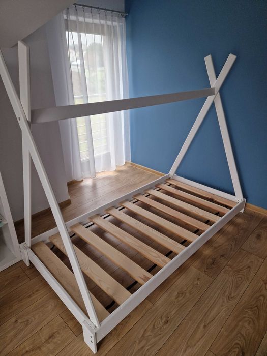 Łóżko dziecięce "tipi" z materacem