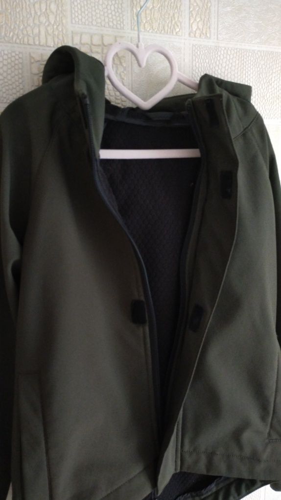 Куртка, вітрівка,  колір хакі р.122