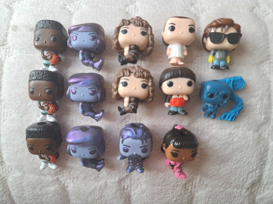 Figurki stranger things kinder joy