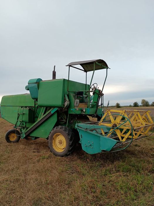 Продається комбайн в хорошому стані.