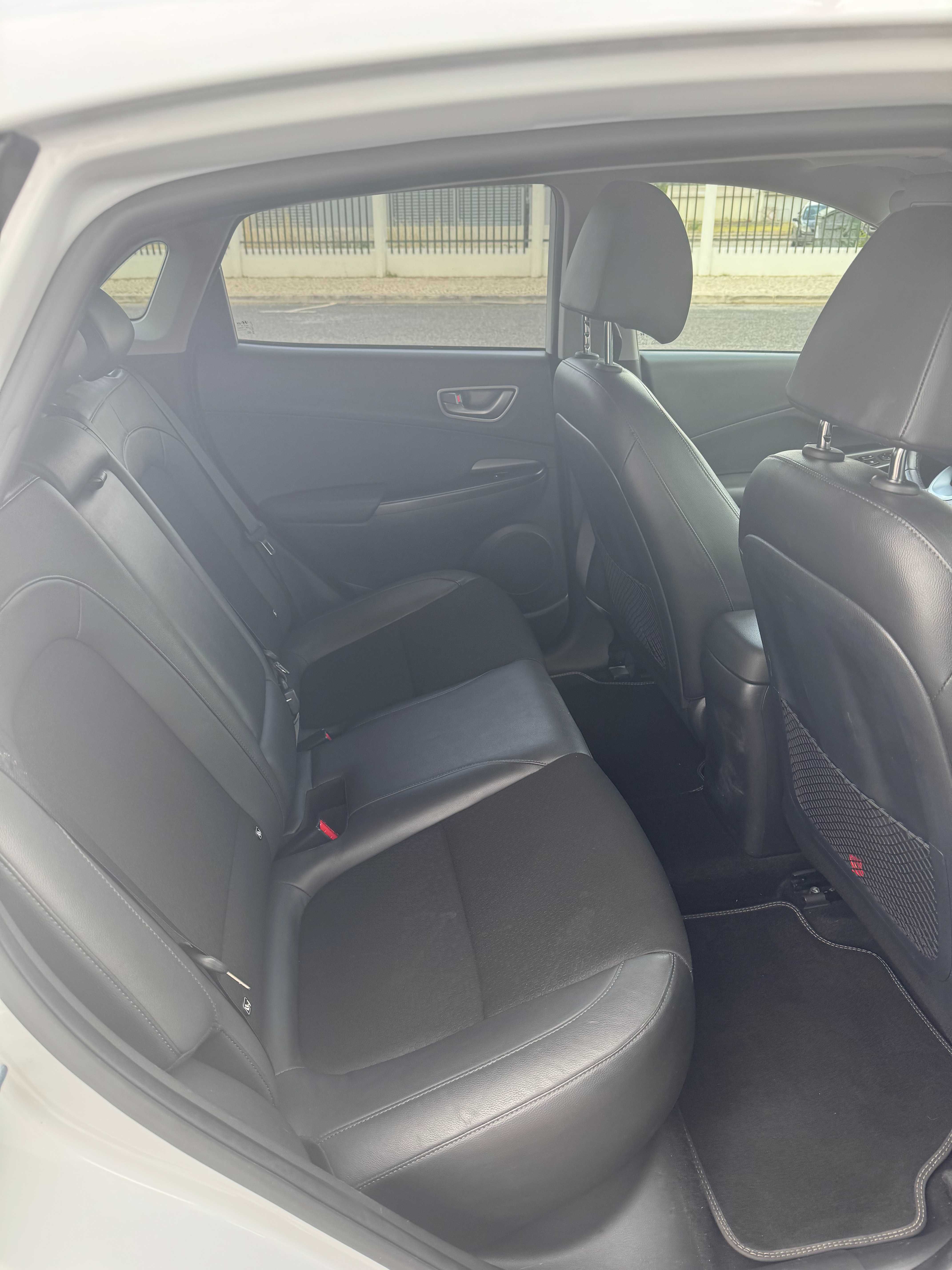 Hyundai Kauai elétrico -  Premium + LED de 64 kWh