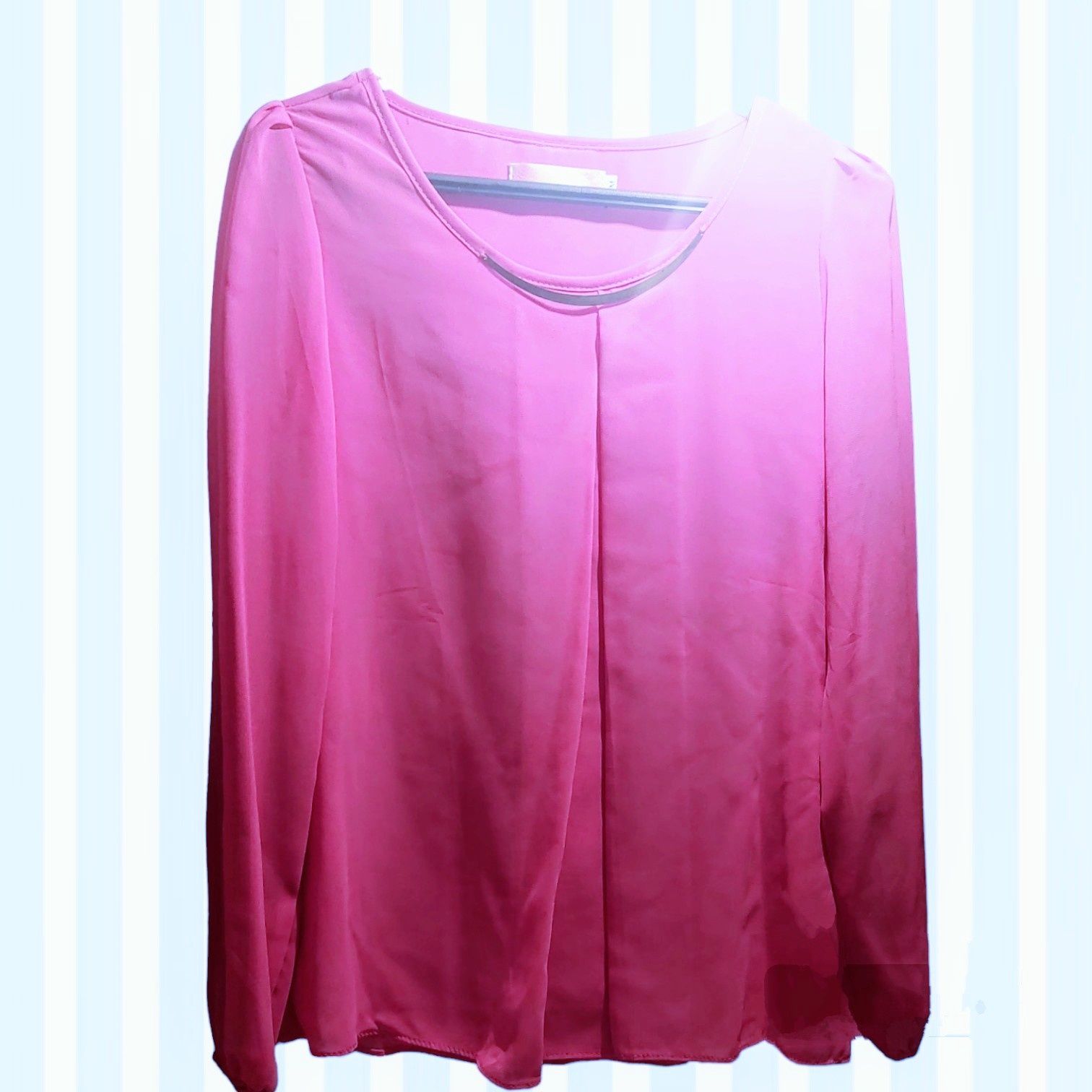 Blusaa rosa fúcsia com gargantilha