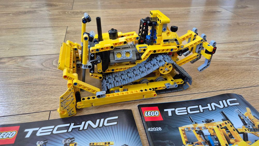 Lego Technic 42028 Buldożer
