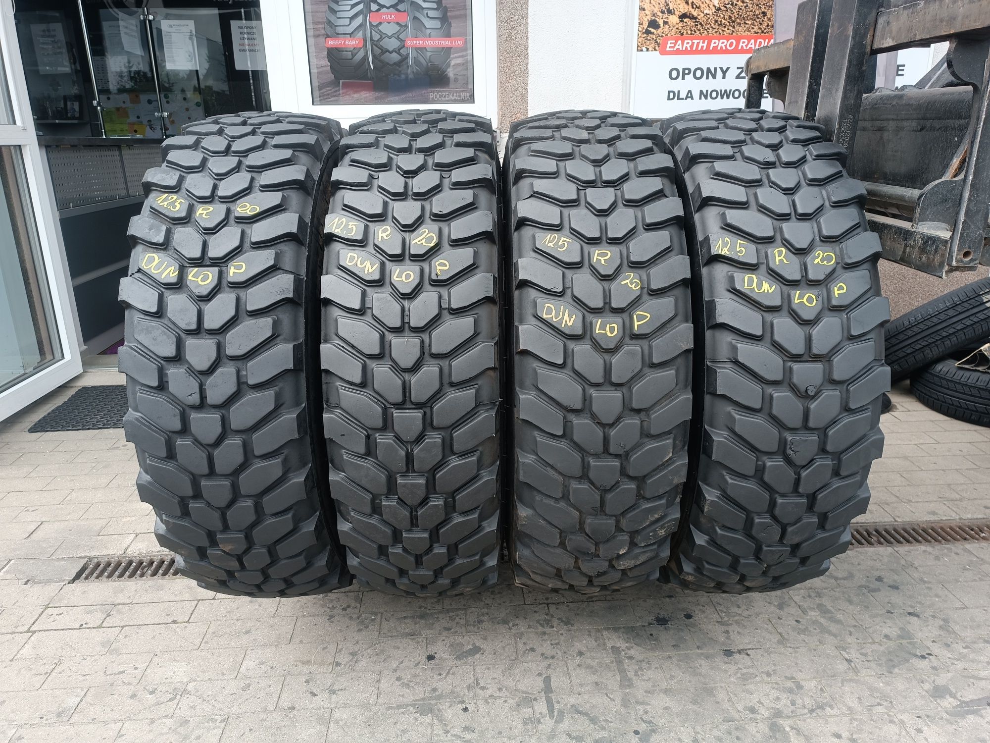 12.5R20 Dunlop SP PG8 MPT opony przemysłowe 12.5-20