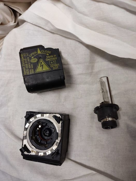 Ксенонові блоки розпалу. Hella