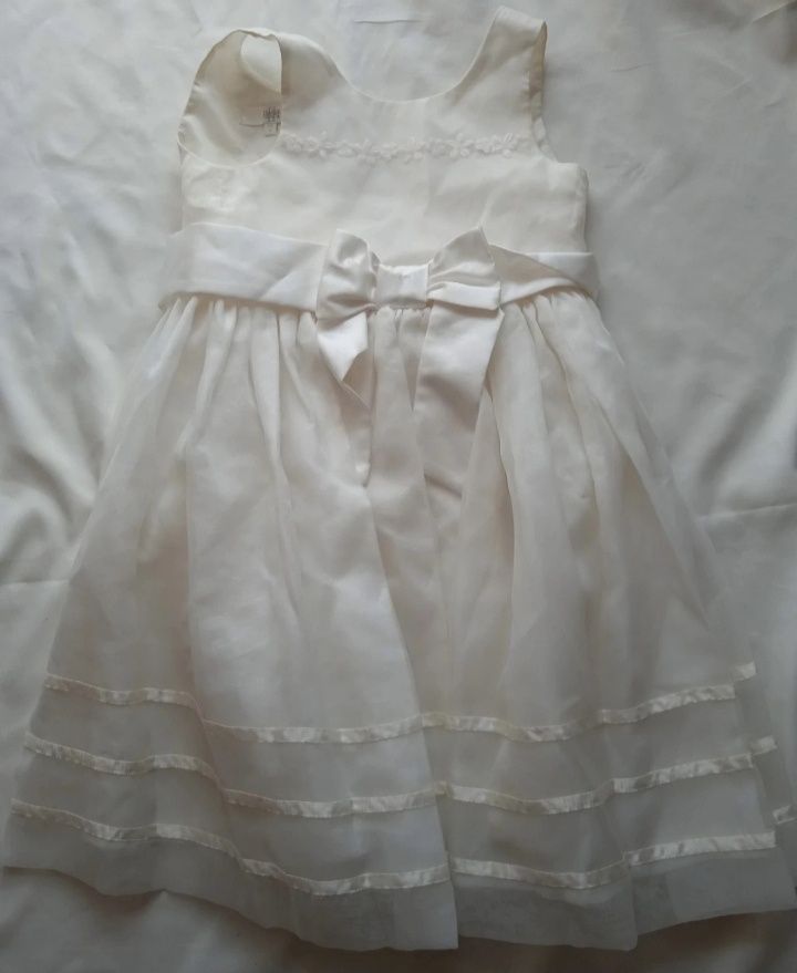 Biała sukienka dziewczęca 110