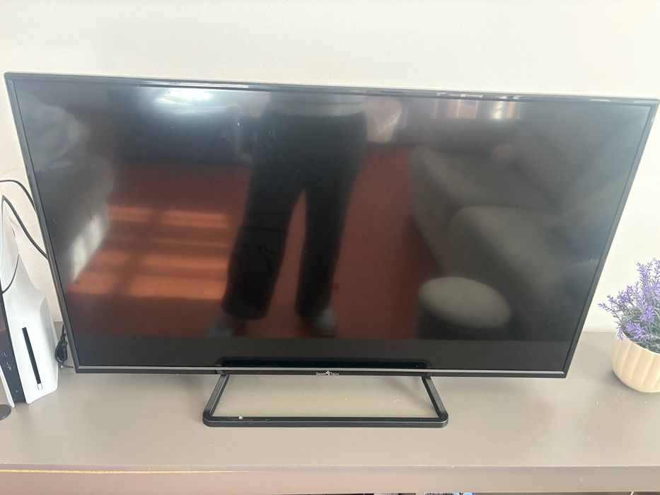 Tv semino nova tenho 2 uma 34po/40polegadas