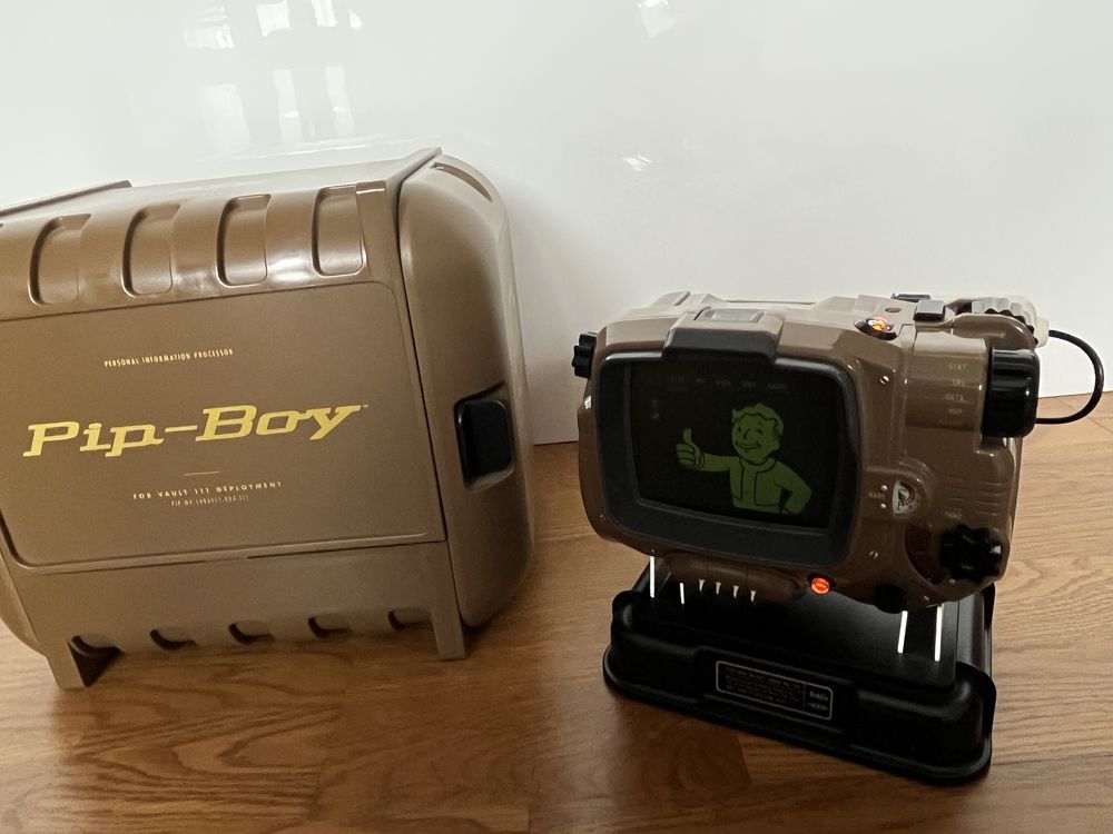 Pip boy model 3000 mk IV
