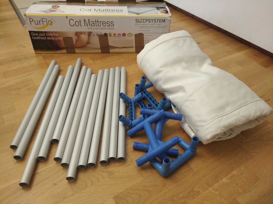 Oddychający materac Purflo 120x60 na aluminiowym stelażu stan idealny