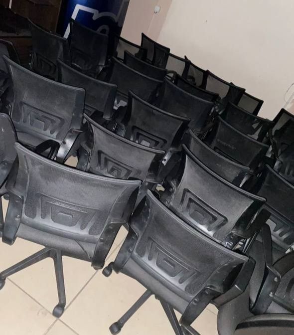 Продам офісні меблі, столи,крісла,тумби,шафи,сейфи,стелажі, Київ