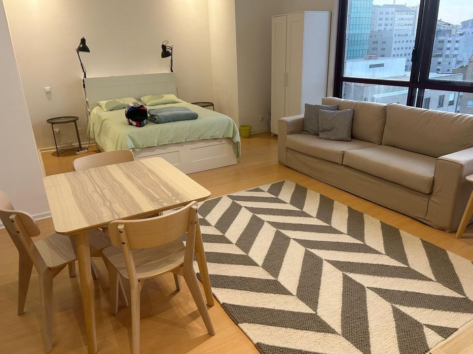 Estúdio Elcorteinglês Remodelado e Mobilado