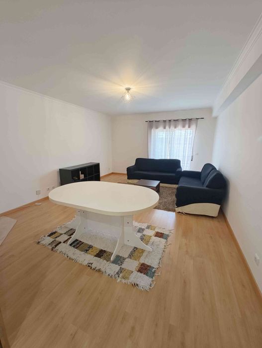 Apartamento T3 c/garagem p/2 carros