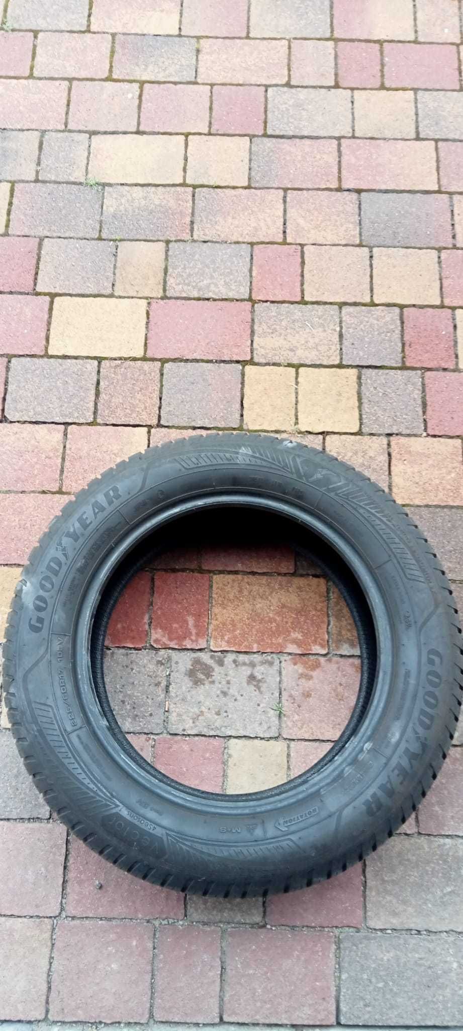 Opony  Goodyear 225 60 R17 4Seasons 2024 r. 2 szt.