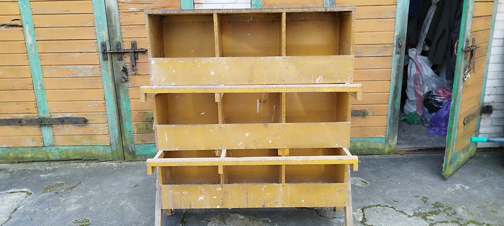 Gniazda dla kur z 9 przegrodami