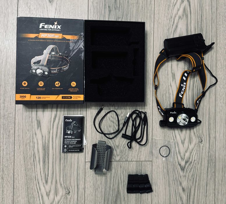 Latarka czołowa Fenix HP30R V2.0 czarna 3000lm 270 metrów + ZESTAW