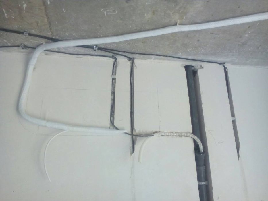 Бесплатный вызов мастера. Закладка магистрали кондиционера в Одессе