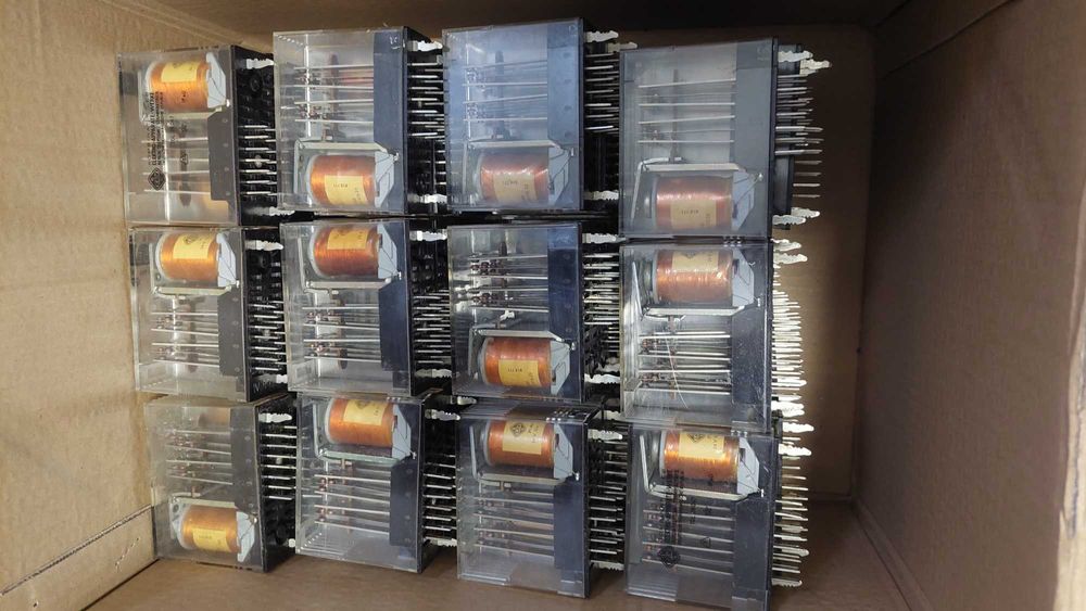 Przekaźnik RELOG 2 RH01 200v 20 sztuk  -24v 80 sztuk GS