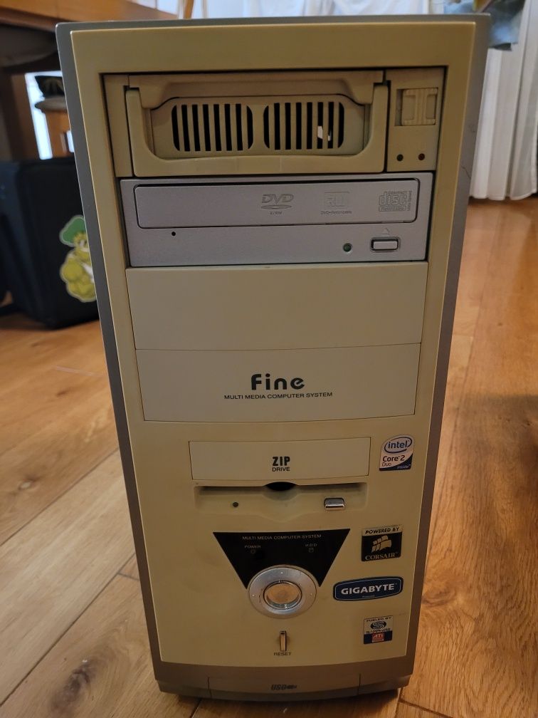 Komputer PC saphire hd7770 gigabyte Ga ep35 ds3 Intel C2D E7200