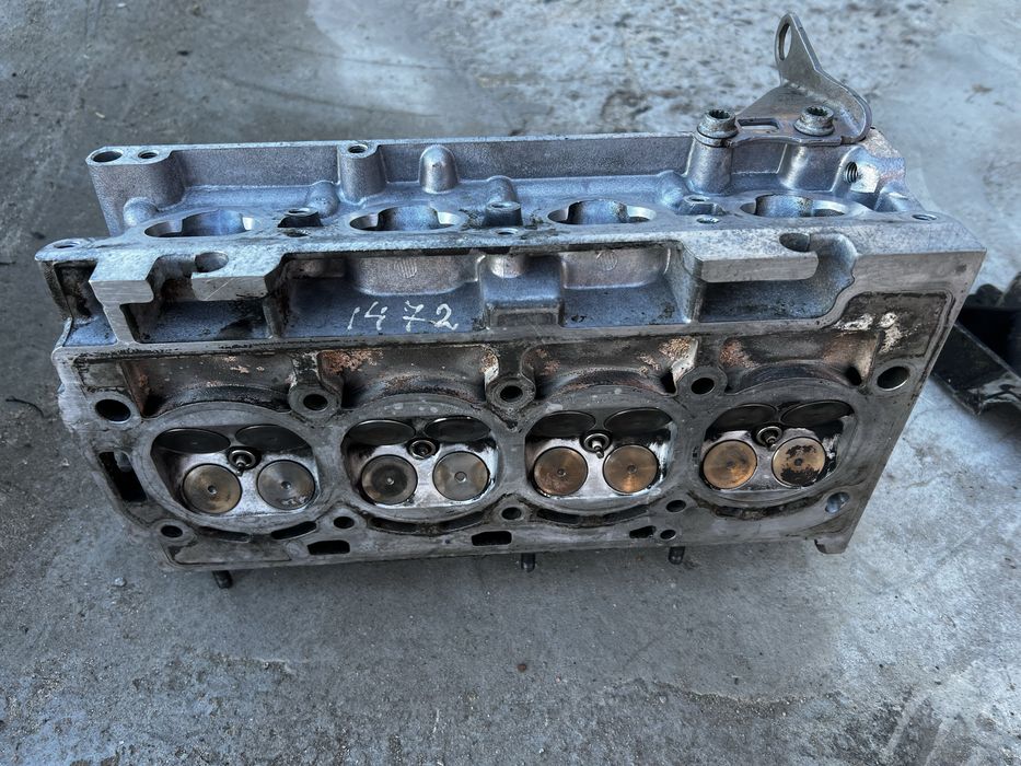 ГБЦ VW Polo 1.6, клапанна кришка с роспредвалами, кришка цепи, поддон