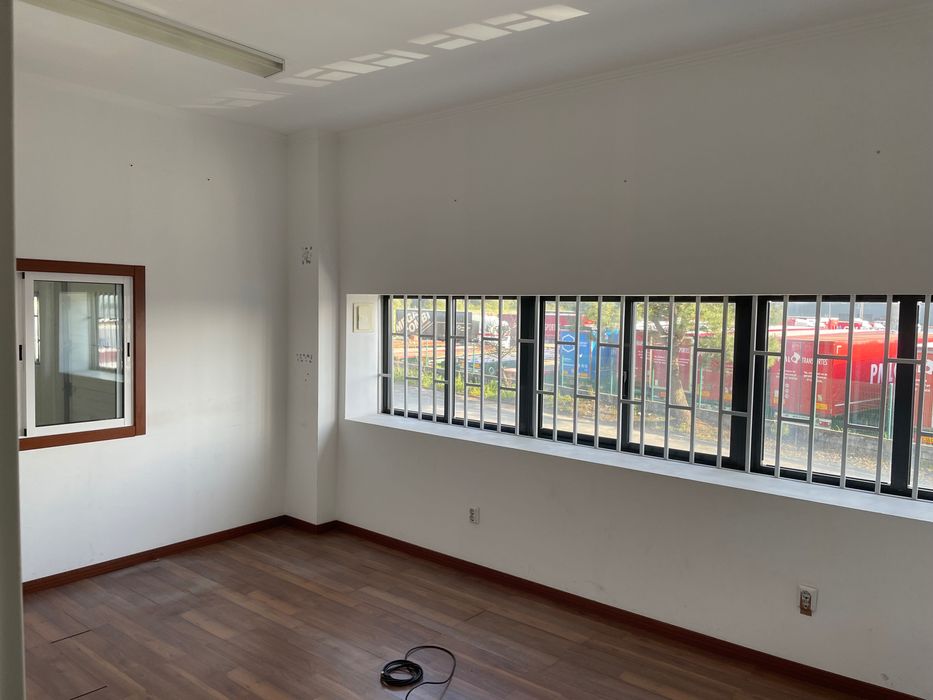 Armazém zona industrial de Amorim