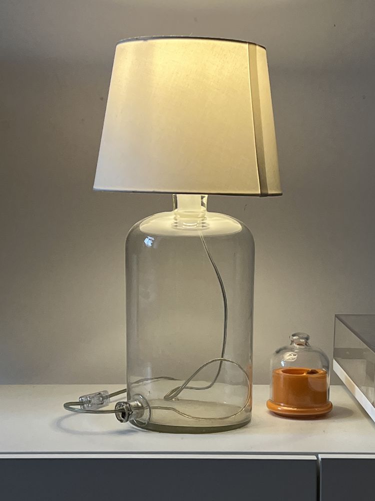 Klimatyczna lampka z kloszem