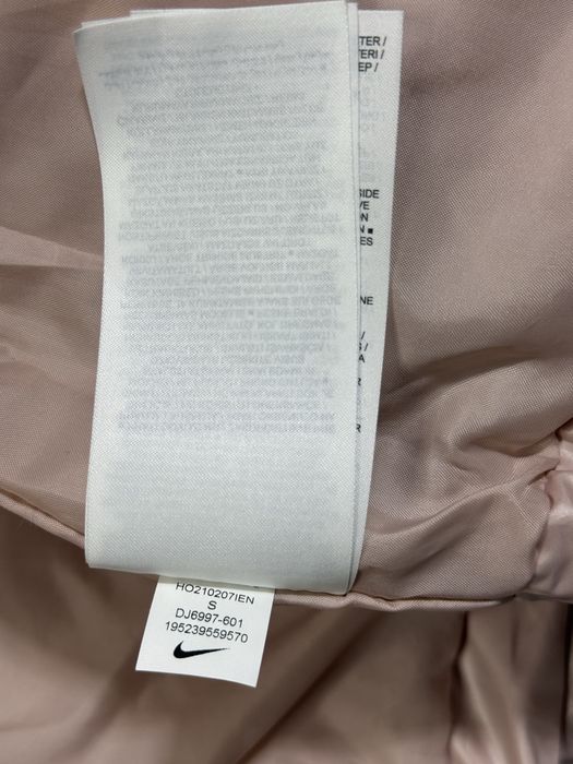 Nike куртка оригинал женская новая S