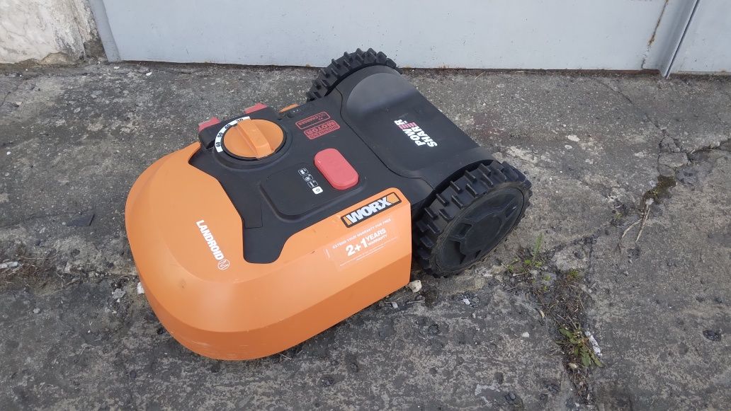 Robot koszący WORX WR141E kosiarka samojezdna Worx 500m²