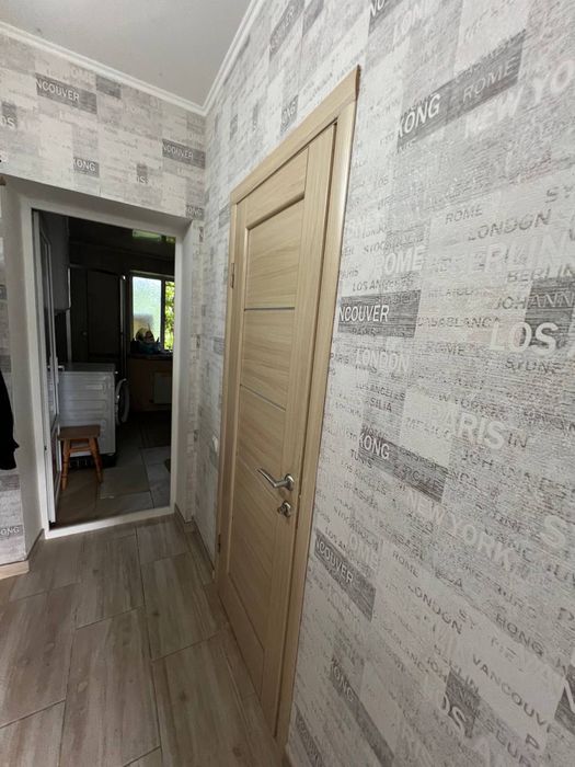 Продаю дом, который строили для себя- капитальный, все коммуникации!