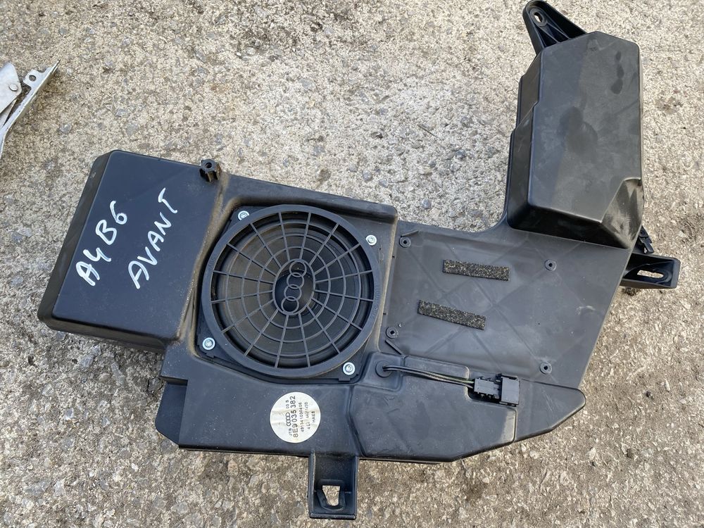 Audi a4b6 avant glosnik tuba subwoofer