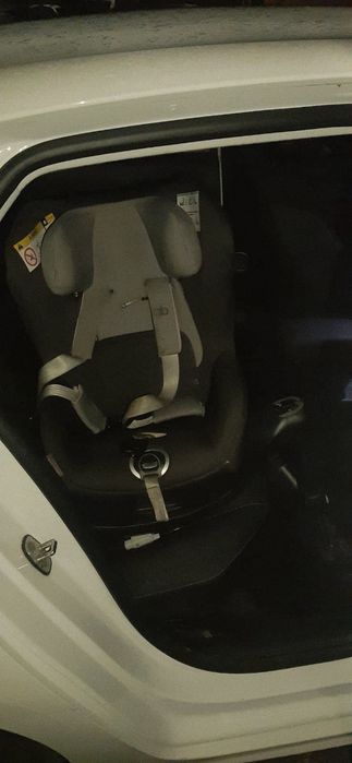 Fotelik obrotowy 9-36 isofix 360