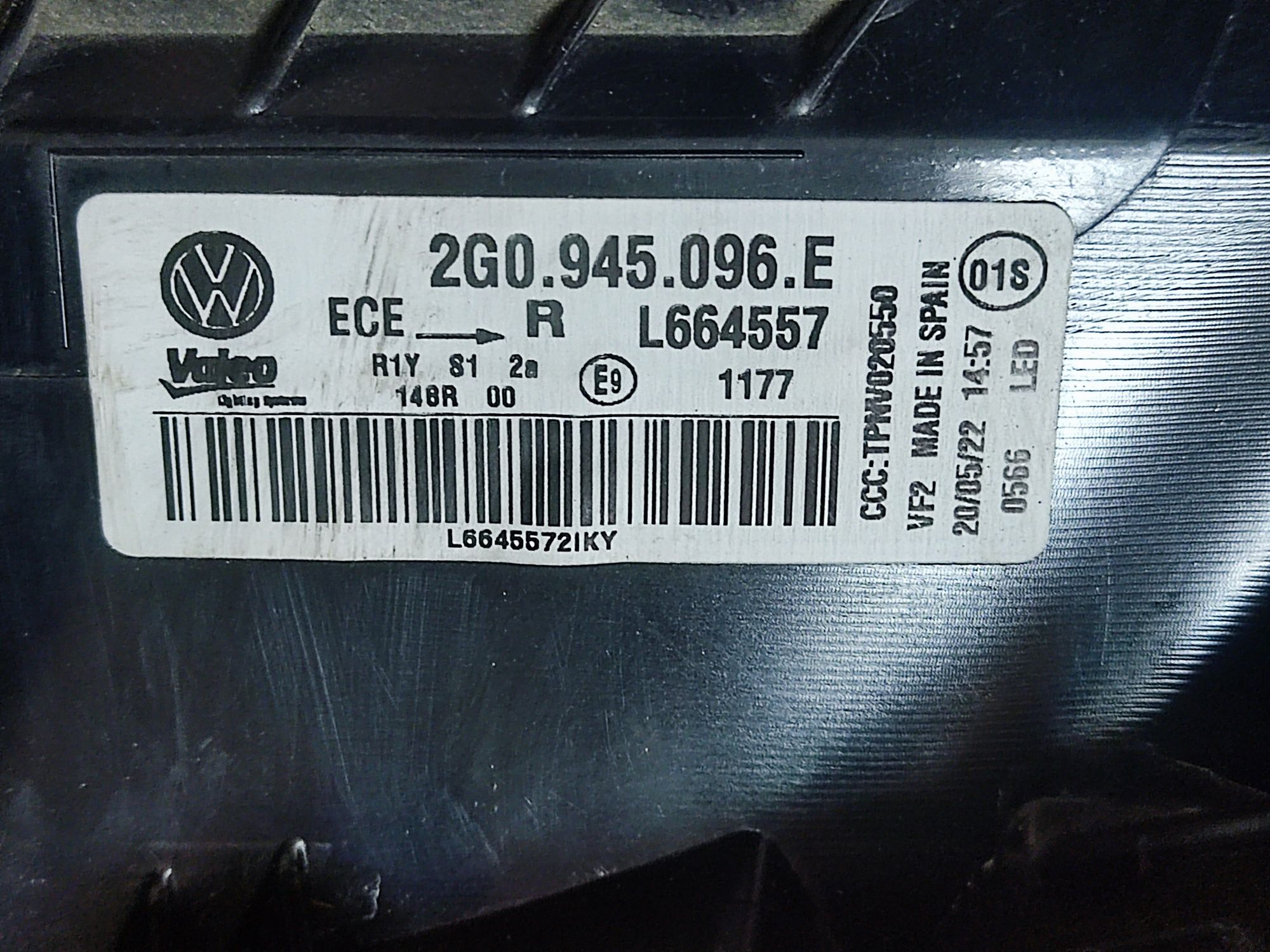 Фонарь стоп задний правий Volkswagen Polo 2g0945096e