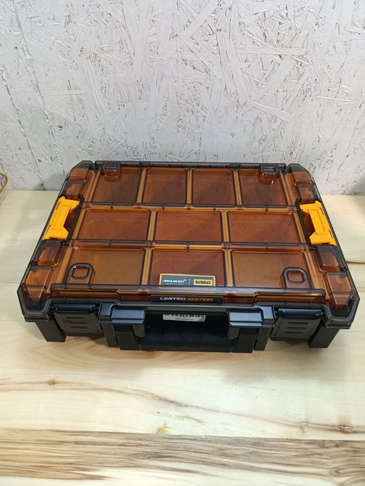 Органайзер для металовиробів DeWALT TSTAK McLaren (10 лотків.) (DWST82