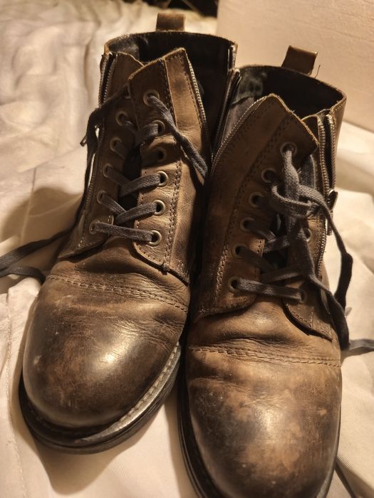 Botas castanhas homem