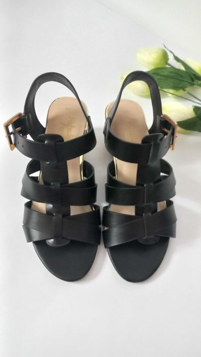 Чорні босоніжки новорічні 38 розмір нові