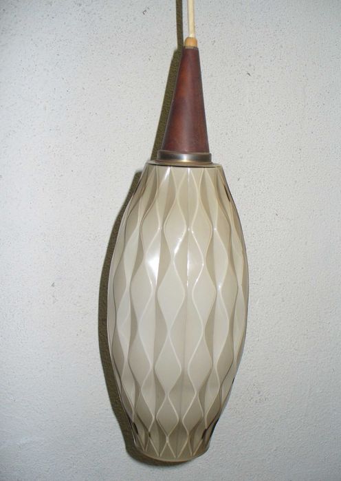 Candeeiros de tecto anos 60 com suportes em madeira