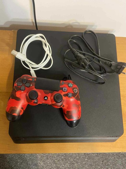 PlayStation 4 Slim 1TB + Pad | Używana, sprawna, gotowa do gry!
