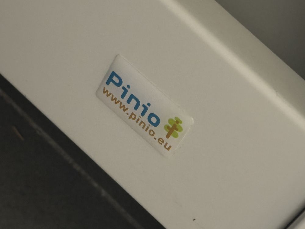 Sprzedam używane meble dzieciece marki Pinio łożko z dwoma materacami