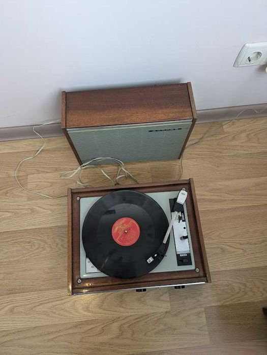 Проигрыватель Рига рабочий, в отл. сост.