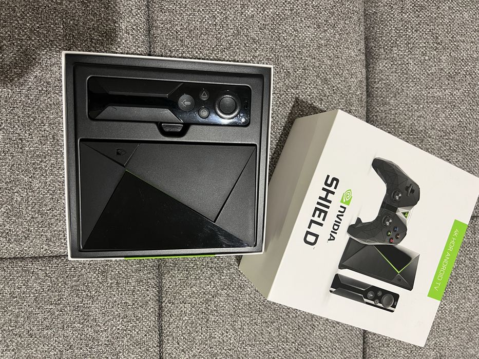 ТВ-приставка NVIDIA SHIELD Android TV (версія 2017 року)