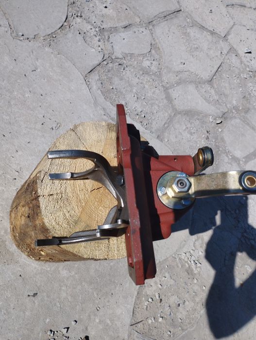 Кришка КПП УАЗ 452, старого зразка