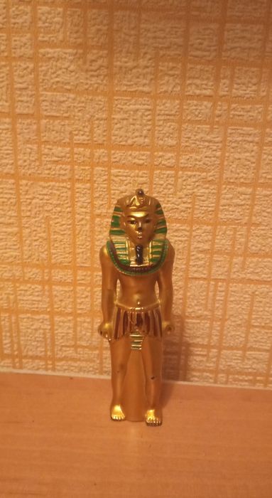Статуэтка  Фараон 
Состояние хорошее
Пересылаю
