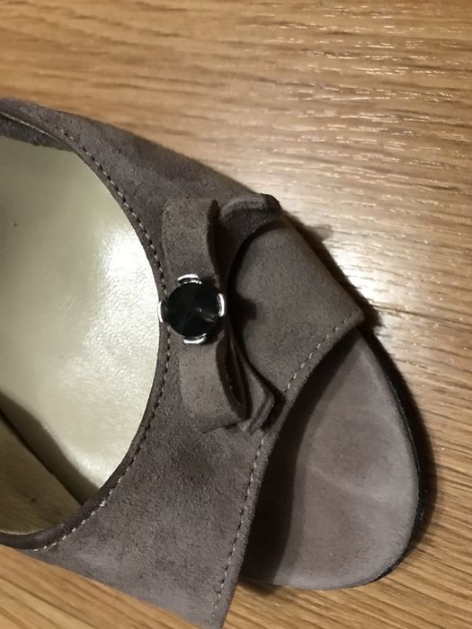 Босоножки женские