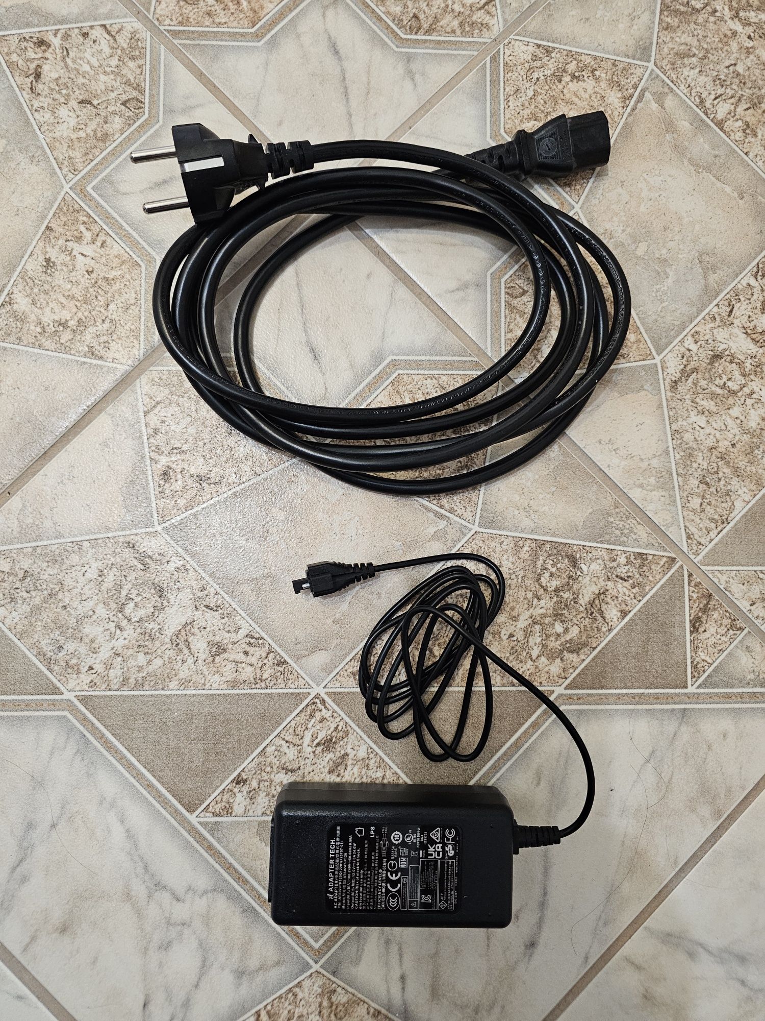 Zasilacz ADAPTER TECH 12 V DC 2 A 24 W