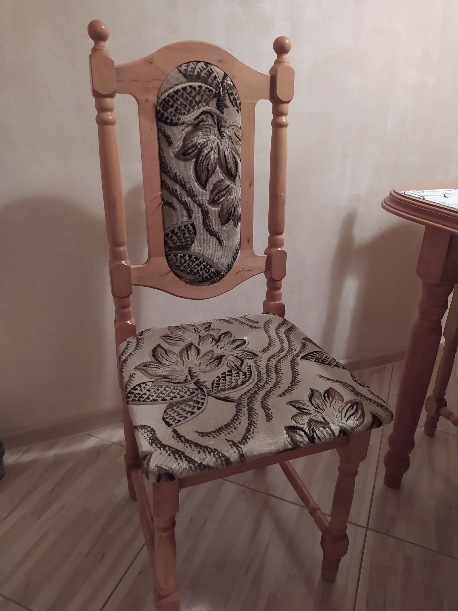 Drewniane krzesła ( 6 sztuk)