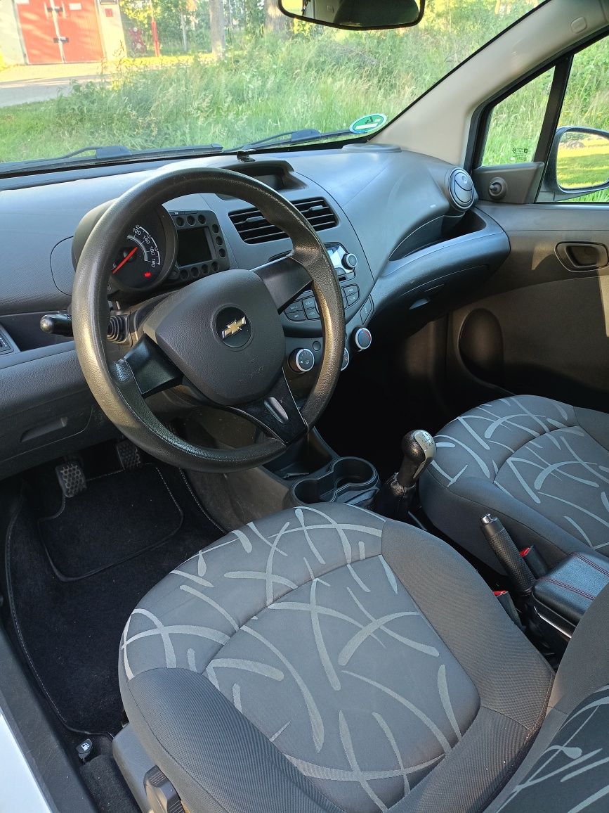 Chevrolet spark samochód osobowy