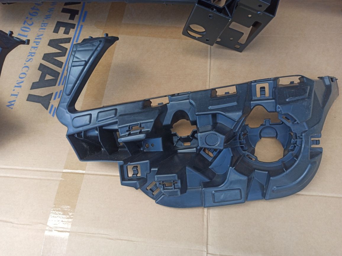 Передня панель телевізор BMW X3 F25 2014-17  51747210476