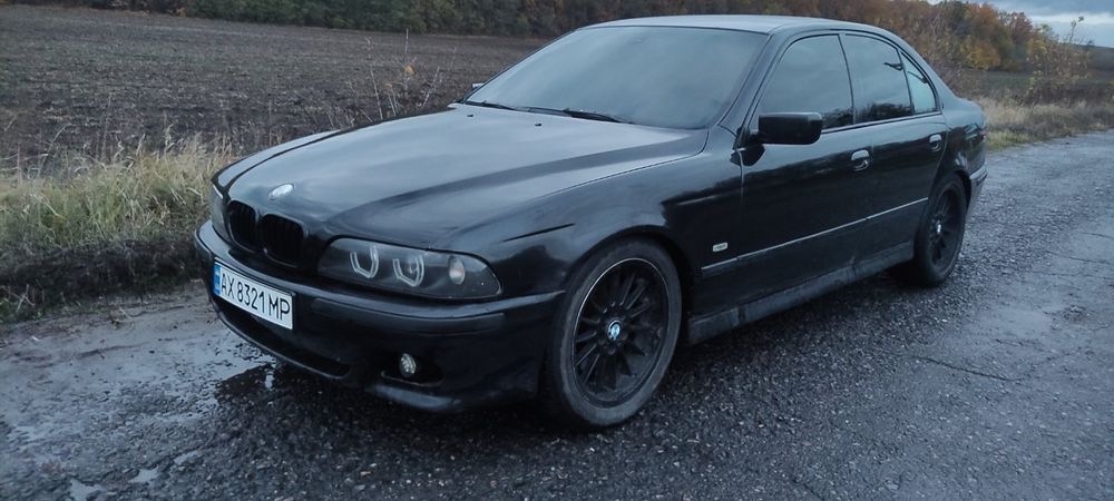 Продам БМВ е39 автомобиль