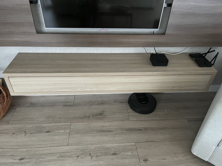 Szafka rtv wisząca