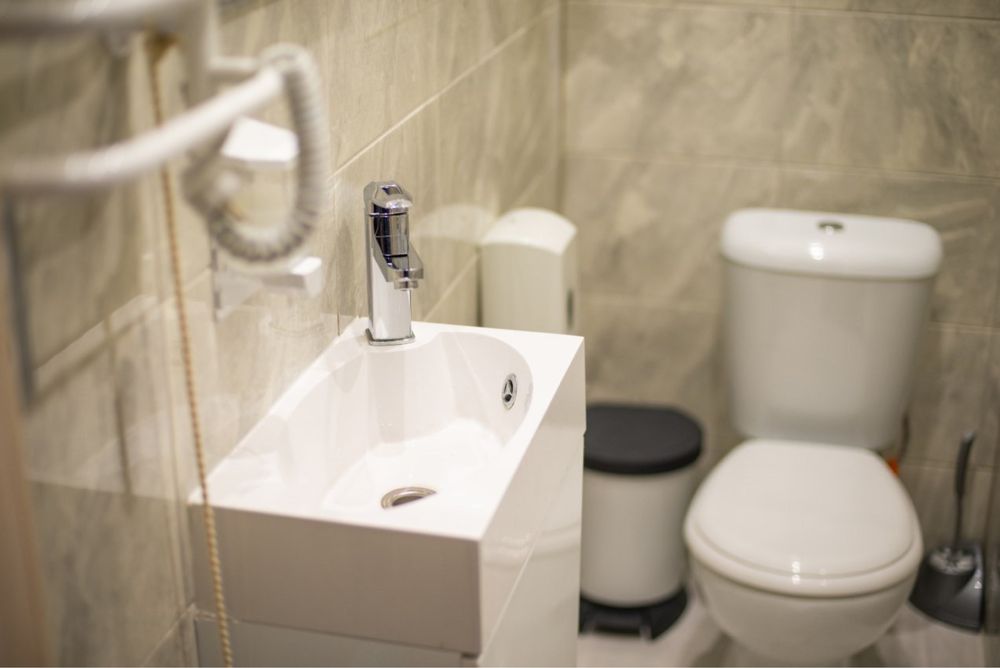 Продам 1-кімн. Квартиру, 45 кВ.м., Нікольський, Площа Конституції